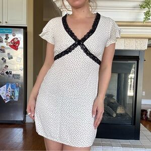 Old Navy White Polka Dit Mini Dress with Lace Trim Size Small Romantic Summer